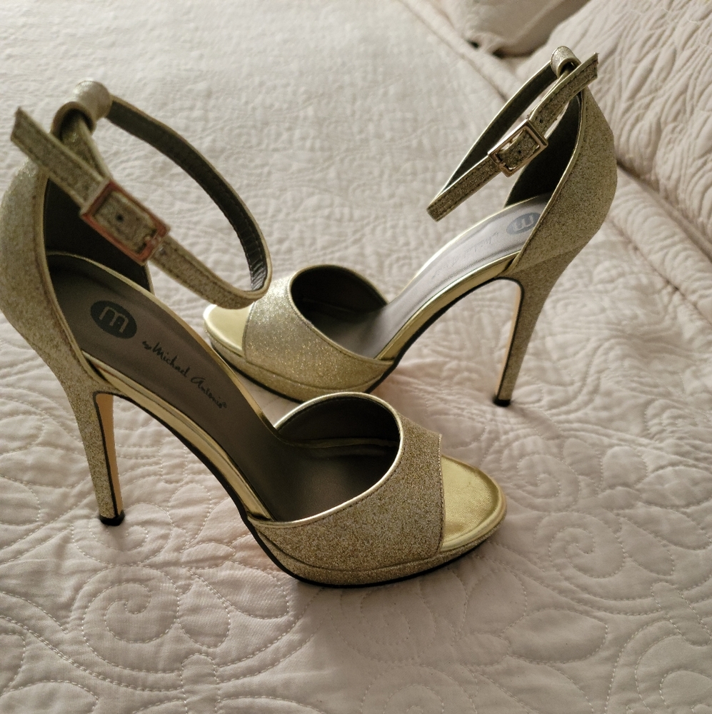 Dress shoes